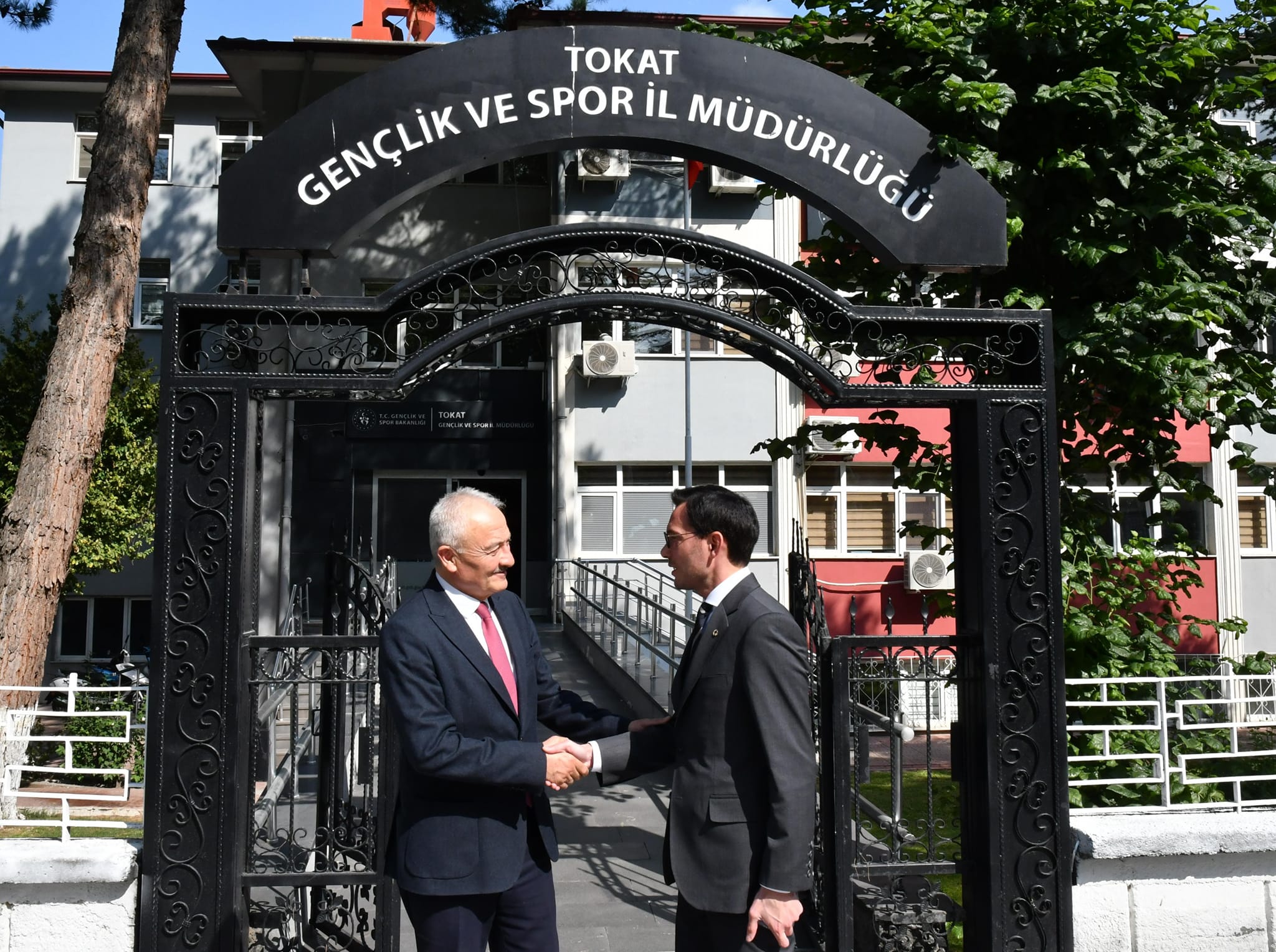 baskan yazicioglundan spor il mudurlugune ziyaret.jpg