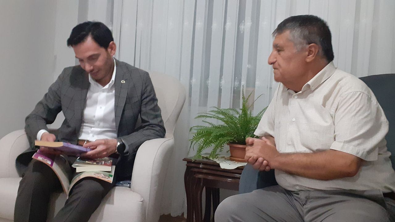 baskan yazicioglundan yazar turan yalcina vefa ve hurmet.jpg