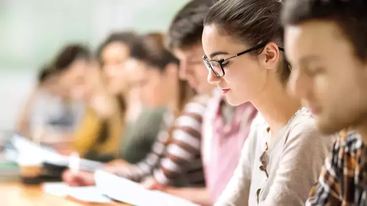 vakif universiteleri fiyatlari hangi meslek kac lira.jpg