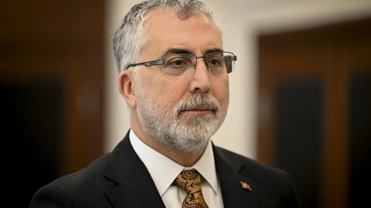 bakan isikhandan belediyelerin sgk borclariyla ilgili aciklama.jpg