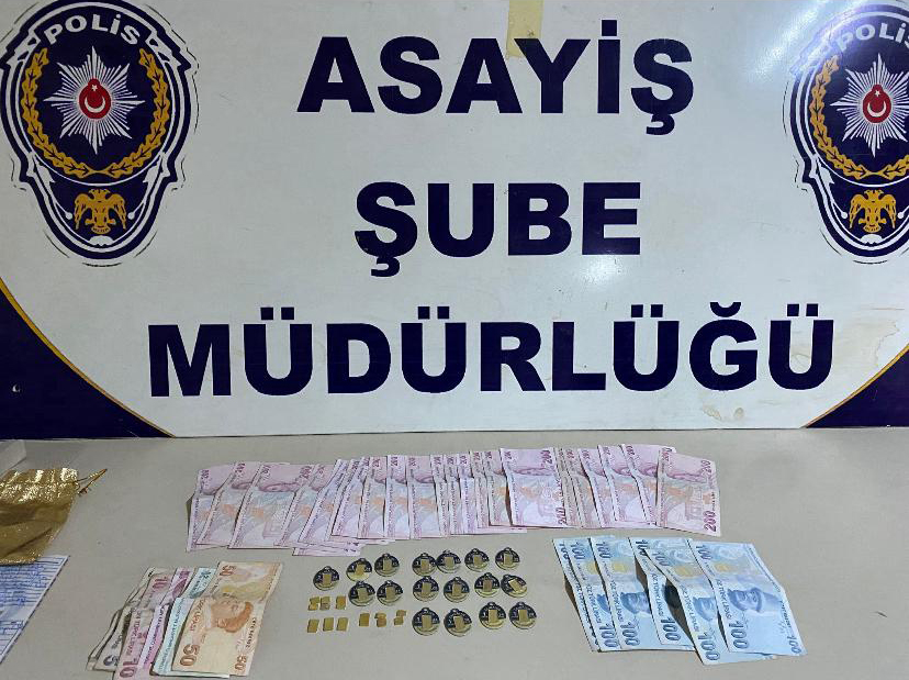 Sahte Altın Satışı Yapan Şahıs Yakalandı, 26 Gram Sahte Altın ve Para Ele Geçirildi