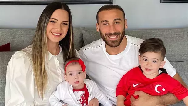 Cenk Tosun’un Eşi Ece Akgürbüz Kimdir Kaç Yaşında Ne İş Yapıyor?