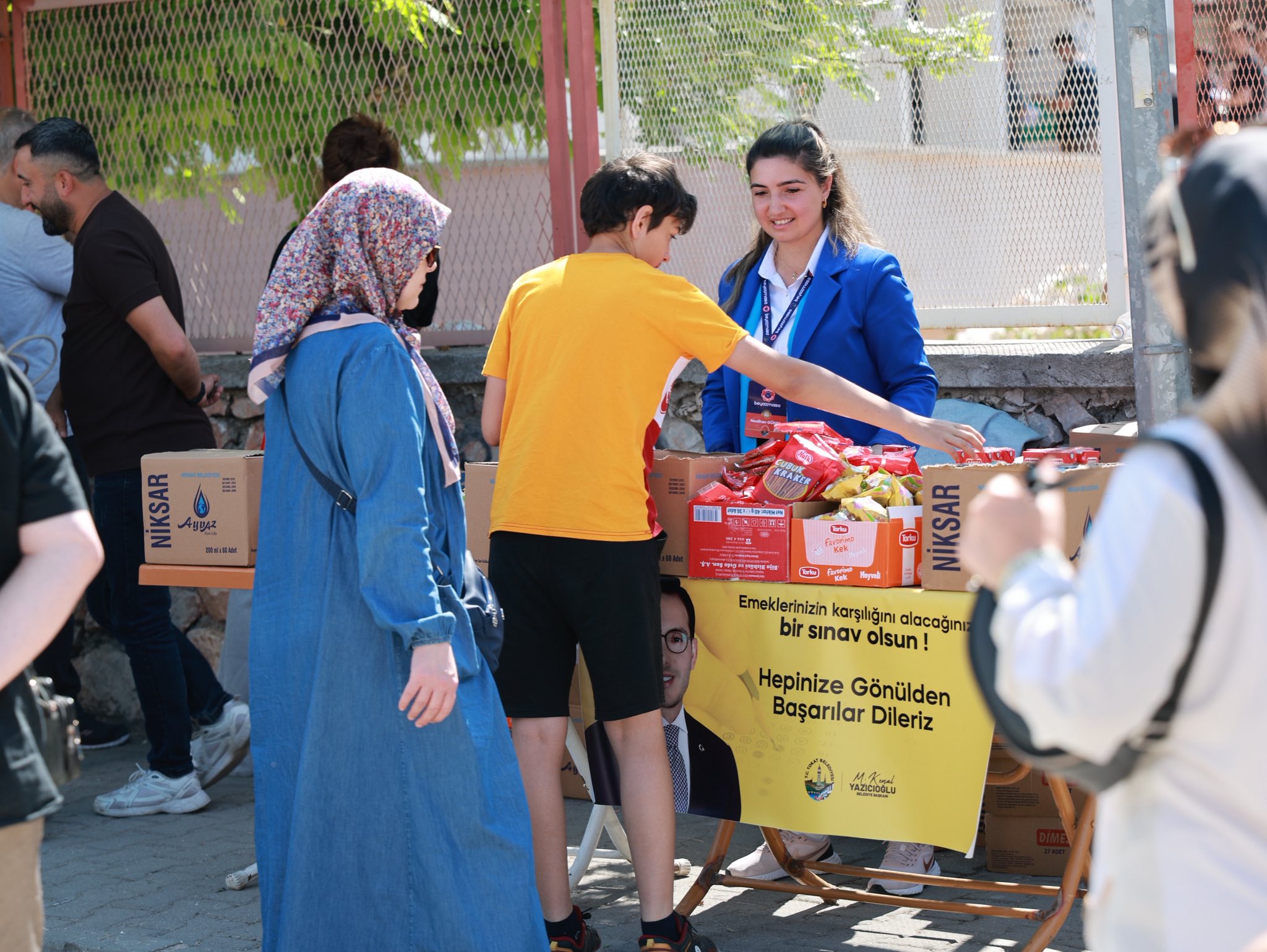 Tokat Belediyesi YKS Günlerinde Öğrenci ve Velileri Yalnız Bırakmadı Tokat Belediyesi YKS Günlerinde Öğrenci ve Velileri Yalnız Bırakmadı