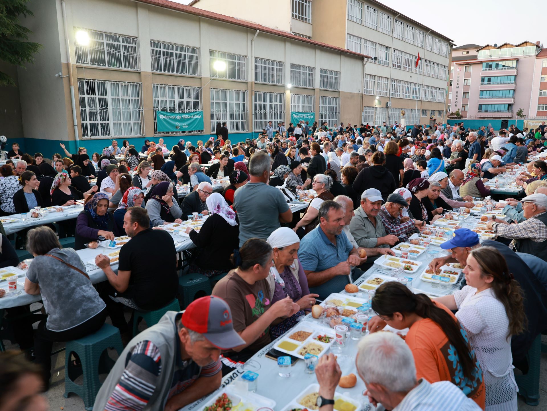 Başkan Yazıcıoğlu: “Birlik Olan Gönüller Cihanı İmar Eder”