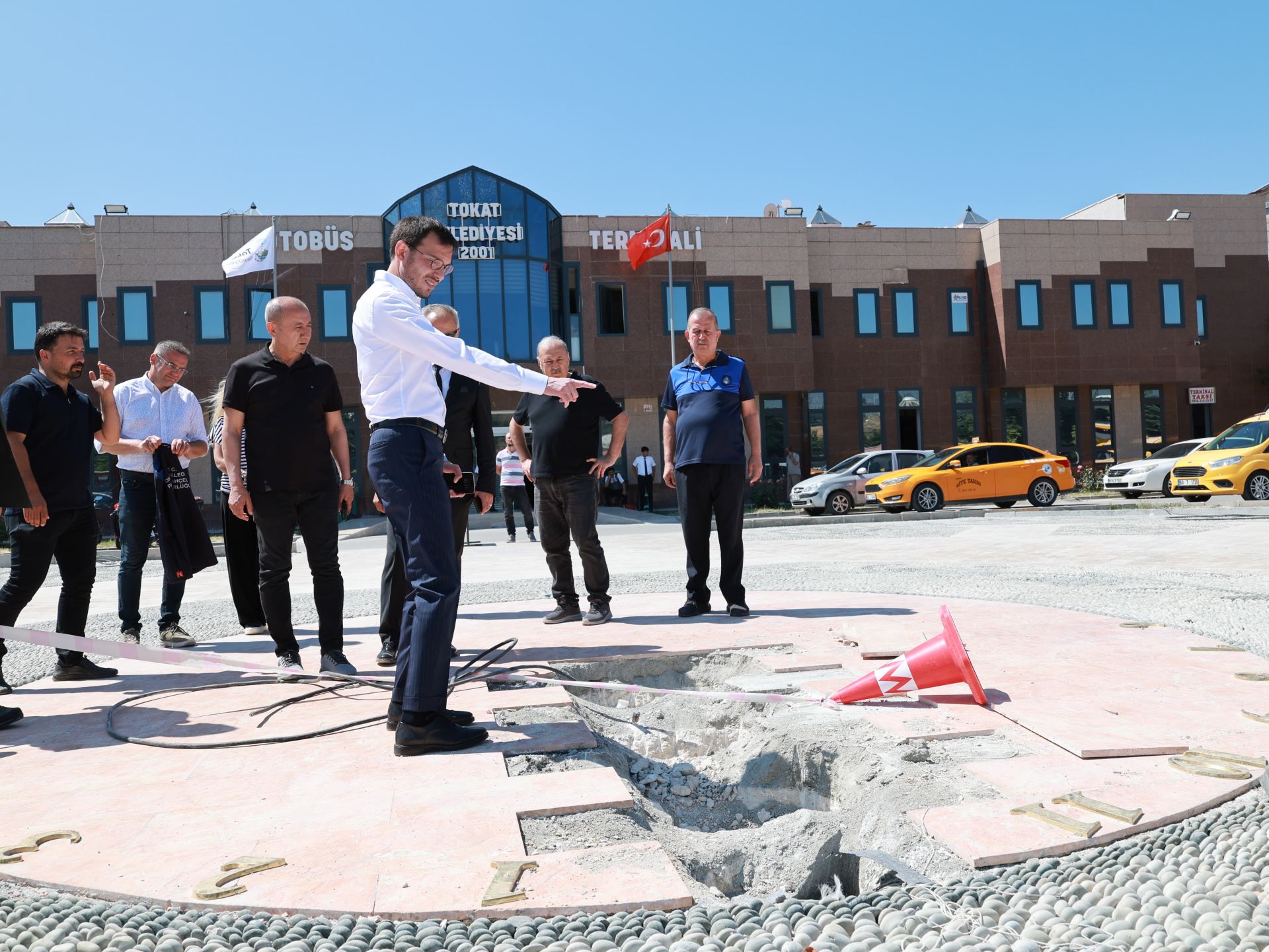TOKAT OTOBÜS TERMİNALİ’NDE BÜYÜK DEĞİŞİM DEVAM EDİYOR TOKAT OTOBÜS TERMİNALİ’NDE BÜYÜK DEĞİŞİM DEVAM EDİYOR