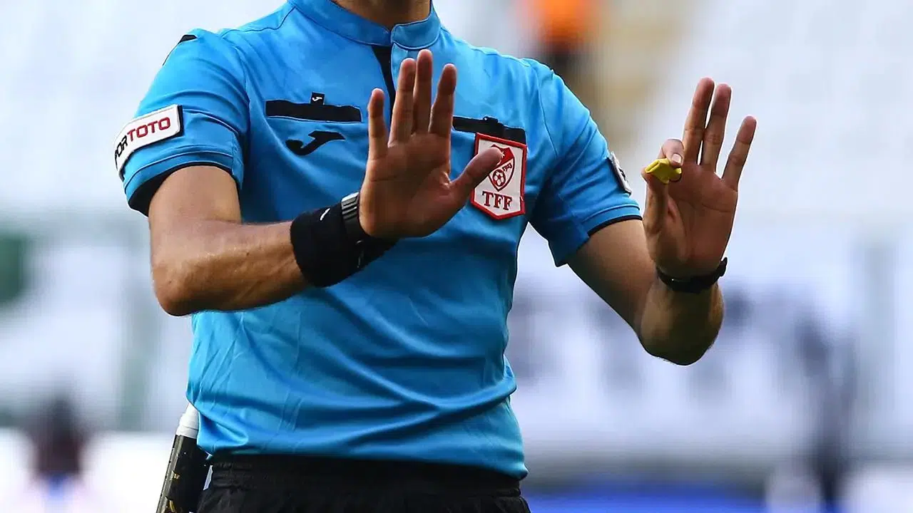 Süper Lig’de üç dev maç ertelendi: Yeni tarihler ne zaman açıklanacak?