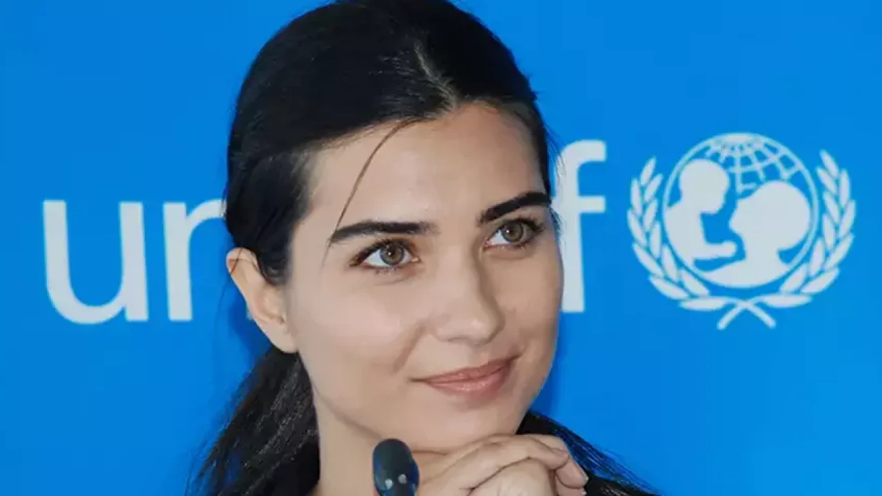 Tuba Büyüküstün kimdir, biyografisi, aslen nereli, kaç yaşında, boyu? Global çapta tanınan oyuncunun hayatı