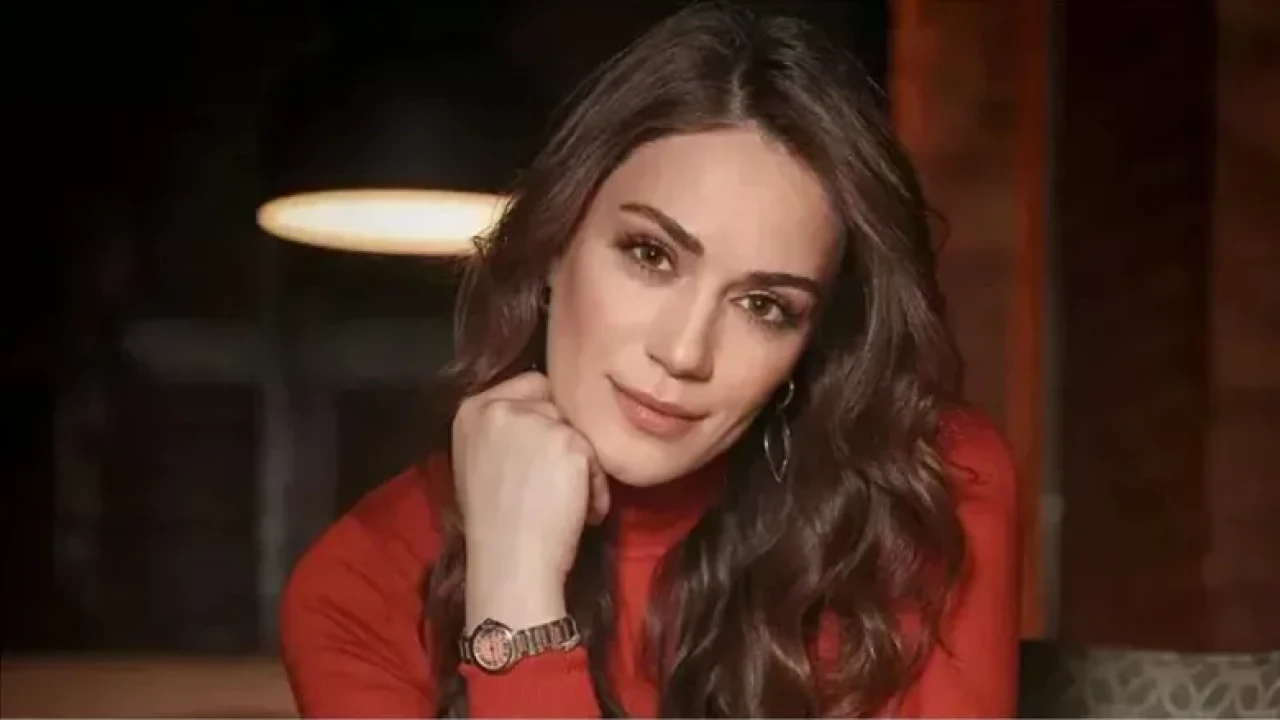 Türk Tiyatrosunun Sevilen Yüzü, Yeni Bir Öğrenci Adımıyla Yeniden Ortaya Çıkıyor