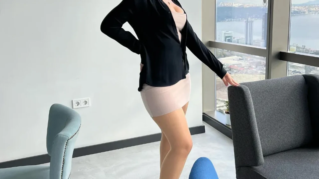 Fidan Öğretmen kimdir, kaç yaşında, aslen nereli, doğum tarihi nedir? Sosyal medyanın gündemindeki öğretmenin hayatına dair her şey Fidan Öğretmen kimdir, kaç yaşında, aslen nereli, doğum tarihi nedir? Sosyal medyanın gündemindeki öğretmenin hayatına dair her şey
