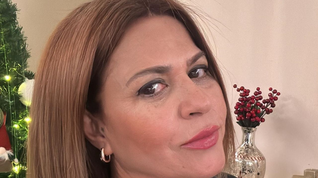 Buse Varol’un annesi Birsen Özgan kimdir? merak ediliyor