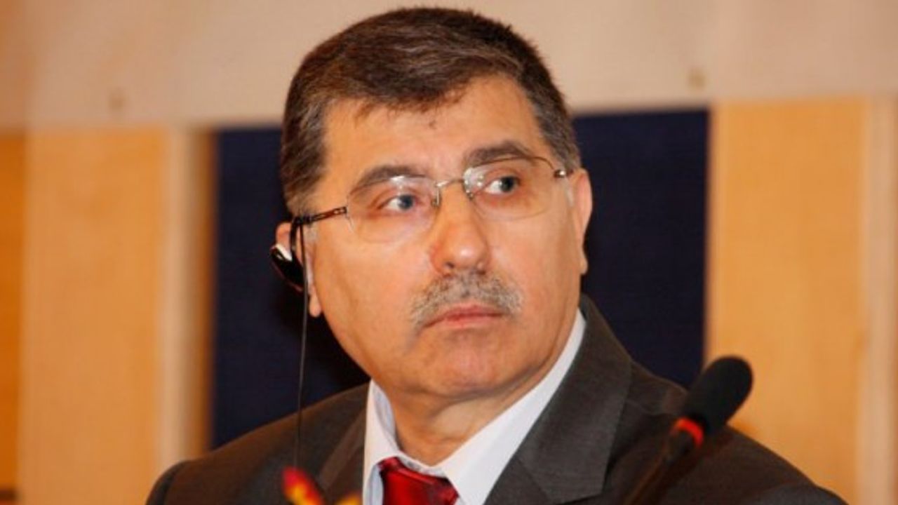 FETÖ’nün üst yönetiminde yer alan “İngiltere İmamı” Mustafa Özcan kimdir?