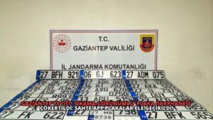 Gaziantep’te Oto Yıkama Görünümlü ‘Plaka Darphanesi’ Çökertildi: Sahte APP Plakalar Ele Geçirildi!